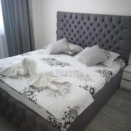 Briana * Năvodari